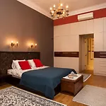 Apartamento Large Near Castle And Main Square *