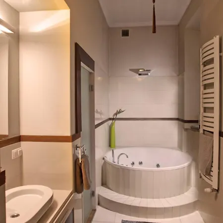 Apartment Large Near Castle And Main Square *