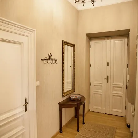 Large Near Castle And Main Square Krakau